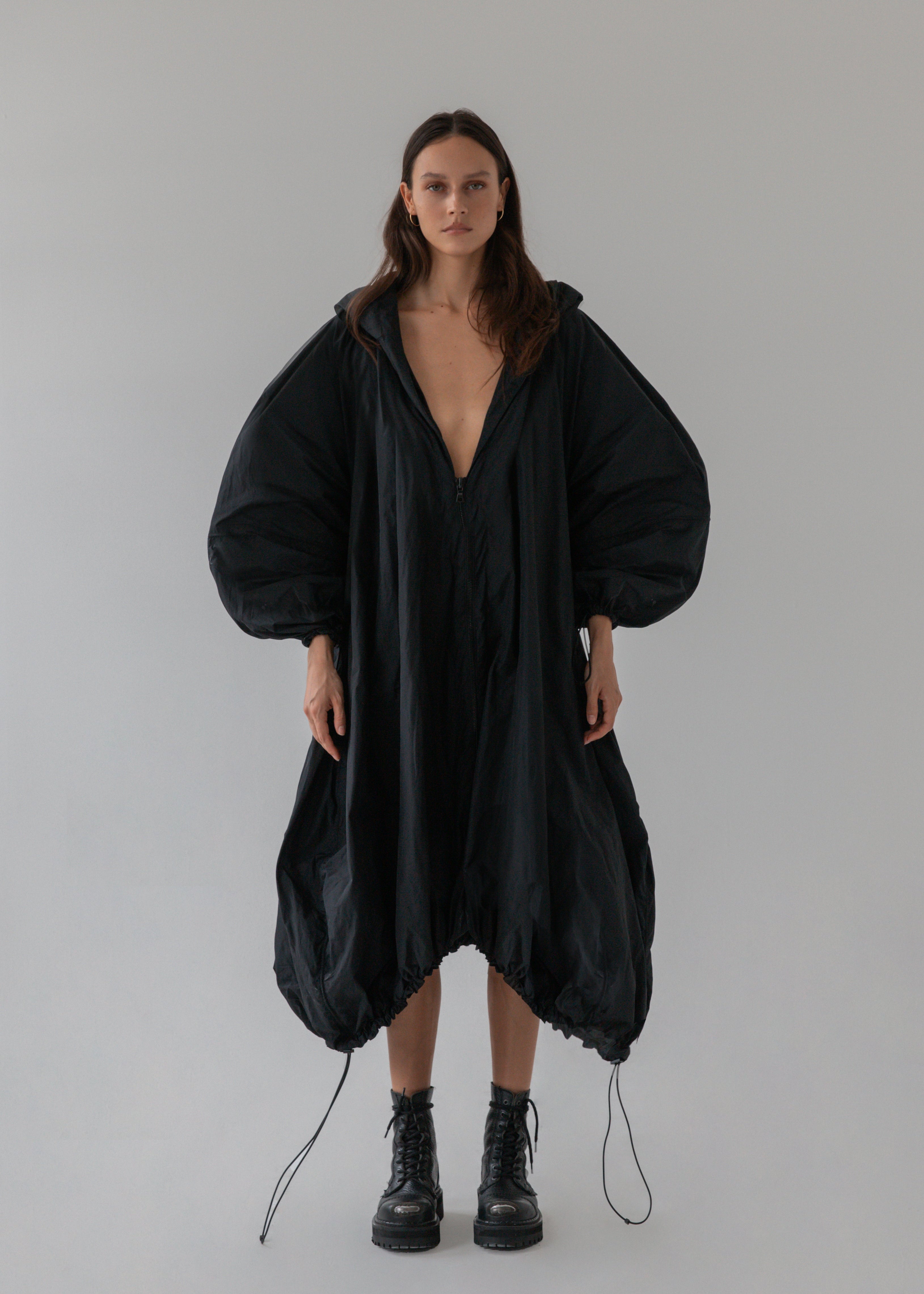 Dramatic fashion raincoat black